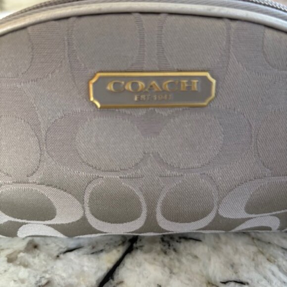 Coach x Estée Lauder Limited Edition Cosmetic Case Holiday 2010 NWOT - Picture 5 of 5